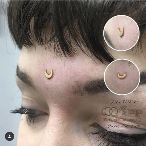 Third Eye Dermal Piercing, Face Dot Tattoo, Third Eye Dermal, Snake Nose Piercing, 3rd Eye Piercing, Forehead Dermal Piercing, Vertical Bridge Piercing, Micro Dermal Piercing Face, Dermal Piercing Unique