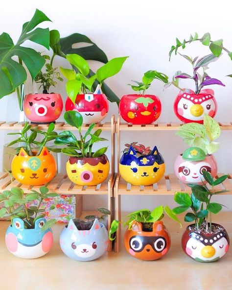 Diy Animal Crossing Crafts, Animal Crossing Plants, Animal Crossing Ceramics, Animal Crossing Clay Ideas, Animal Crossing Gift Ideas, Animal Crossing Pottery, Clay Animal Crossing, Animal Crossing Drawings, Animal Crossing Crafts