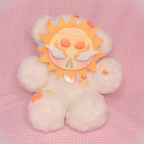 Clay Faces Plushies, Clay Face Plushies Diy, How To Make A Clay Face Plush, Cute Plushie Drawing, Clay Stuffed Animal Face, Clay Stuffed Animals, Clay Face Plushies Cute, Plush With Clay Face, Clay Face Plushies Clown