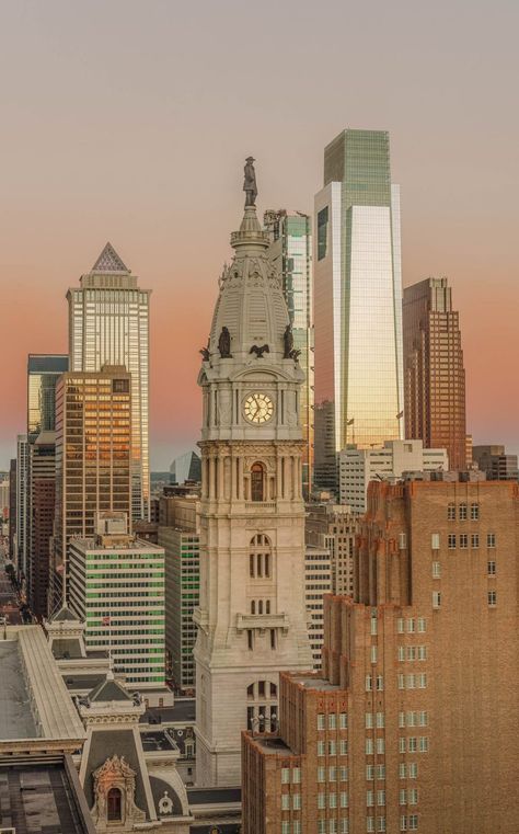 Fall In Philadelphia, Philadelphia Astethic, Philadelphia Wallpaper, Philly Aesthetic, Philadelphia Aesthetic, Things To Do In Philadelphia, Philadelphia Usa, Philadelphia City, Visit Philadelphia