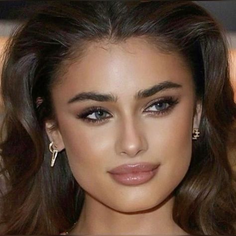 Taylor Hill Makeup, Seductive Makeup, 90s Makeup Look, Bombshell Makeup, Makeup Vs No Makeup, Red Carpet Makeup, Maquillage On Fleek, Angel Makeup, Formal Makeup