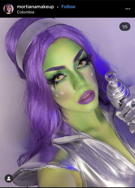 Alien Themed Outfit, Silver Alien Costume, Alien Makeup Pretty, Cute Alien Makeup, 60s Alien, Alien Makeup Looks, Alien Costume Women, Alien Makeup, Prosthetic Makeup