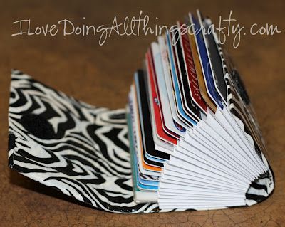 (I) (L)ove (D)oing (A)ll Things Crafty!: DIY "Credit Card" Wallet Diy Card Wallet, Credit Card Holder Diy, Card Holder Diy, Duct Tape Wallet, Duct Tape Crafts, Sac Diy, Wallet Tutorial, Credit Card Holder Wallet, Diy Wallet