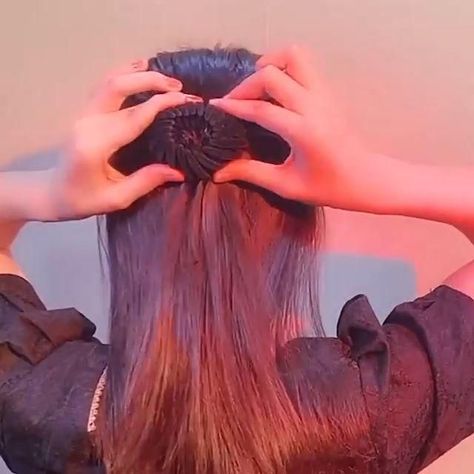 Bird Nest Magic Hair Clip [Video] in 2022 | Magic hair, Thick hair styles, Hair Magic Hair Clip, Bird Nest Hair, Magic Hair, Favorite Hairstyles, Hair Bun, Hair Natural, Everyday Hairstyles, Plaits, Face Skin Care