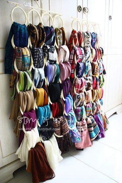 IKEA scarf hanger to organize your scarves. I think I might buy another one to organized my belts. Ikea Towels, Ikea Closet Organizer, Clothes Hanger Storage, Best Closet Organization, Scarf Display, Hanging Scarves, Scarf Storage, Scarf Organization, Scarf Hanger