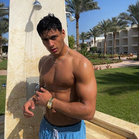 Ariyan Akaltun | ☀️💧 | Instagram Our Scorching Summer, Colombian Men, Billionaire Books, Greek Men, Spanish Men, Girls Brunch, Latino Men, Italian Boys, Step Light