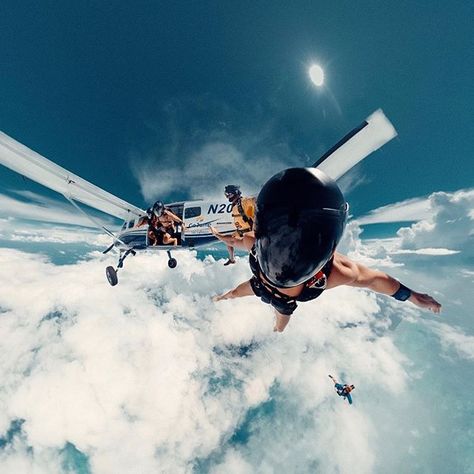 If I write out my top 10 experiences in life, I can’t really think of what would come before skydiving into the blue hole in Belize. 🤔 such a wild experience with a solid group of friends. Can’t wait for what’s next team #uprising  #Regram via @B7wBS0YnlS6 Skydiving Pictures, Sam Kolder, Sky Diving, Adventure Aesthetic, Boy Photography Poses, Sports Pictures, Skydiving, Extreme Sports, Sports Photography