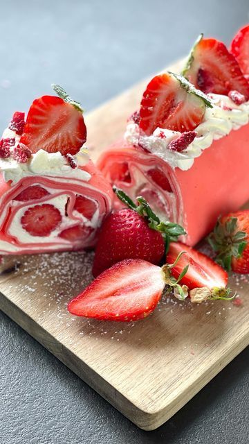 Crepe Roll Cake, Strawberry Mango Fruit Roll Up, Mango Crepe Cake, Chocolate Crepe Roll Cake, Mango Crepe Roll, Strawberry Cake Sushi Roll, Strawberry Crepe Cake, Fruit Crepes, Crepe Cake Recipe