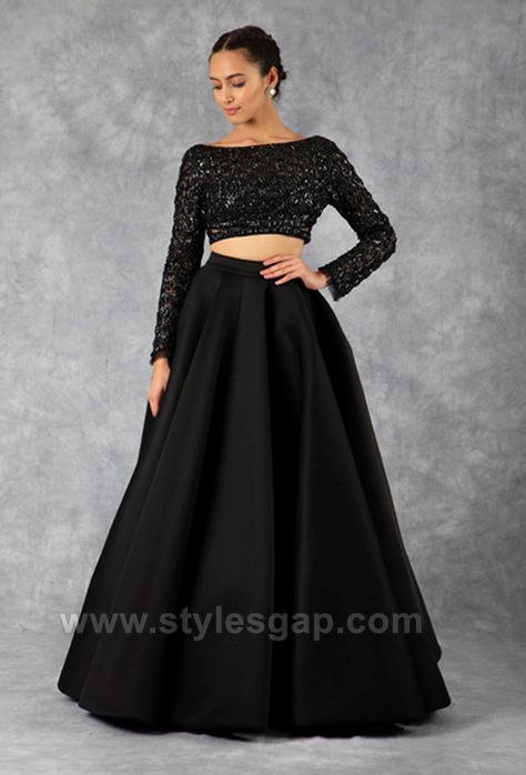 Black Crop Top Lehenga Blouses, Plain Black Lehenga, Black Cocktail Dress Outfit, Long Maxi Skirt Outfits, Black Crop Top Outfit, Skirt Outfits Ideas, Long Skirt Top Designs, Cocktail Dress Outfit, Long Skirt And Top