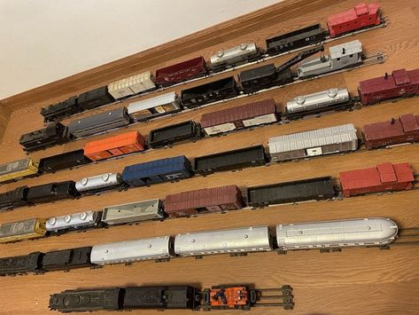 Lionel Trains For Sale, Lionel Train Sets, Halloween Train, Trains For Sale, Girl Train, Standard Gauge, Lionel Trains, Train Sets, Train Set