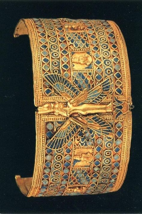 Egyptian Jewelry Ancient, Ancient Egypt Jewelry, Ancient Egypt Aesthetic, Cairo Museum, Ancient Egypt Fashion, Egyptian Accessories, Egyptian Bracelet, Egypt Aesthetic, Egypt Jewelry