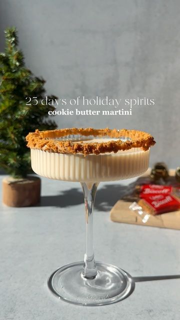 that’s the spirits on Instagram: "day 6: cookie butter martini rim glass w/ cookie butter + biscoff crumbs 2 oz dark rum 1 oz amaretto 2 tbsp @traderjoes cookie butter 1 oz heavy cream shake w/ ice double strain enjoy! #thatsthespirits #25daysofholidayspirits #christmas #christmascocktails #cocktailparty #holidayparty #christmasparty #christmasdrink #cookiebuttermartini #cookiemartini #cookiebutter #traderjoes #traderjoesrecipes #cookie #christmascookie #biscoff #holidayrecipe #drinkstagram #cocktail #fyp" Snowflake Martini, Cookie Butter Martini, Cookie Butter Cocktail, Biscoff Martini, Biscoff Cocktail, Sugar Cookie Martini, Xmas Cocktail Party, Xmas Cocktails, Biscoff Cookies