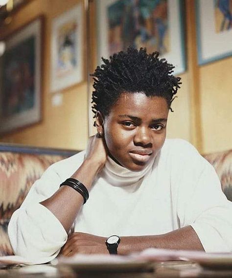 Tracey Chapman Tracey Chapman, Tracy Chapman, Rock And Roll Girl, New Music Releases, Music Collage, Face Photo, Locs Hairstyles, Attractive People, Female Singers