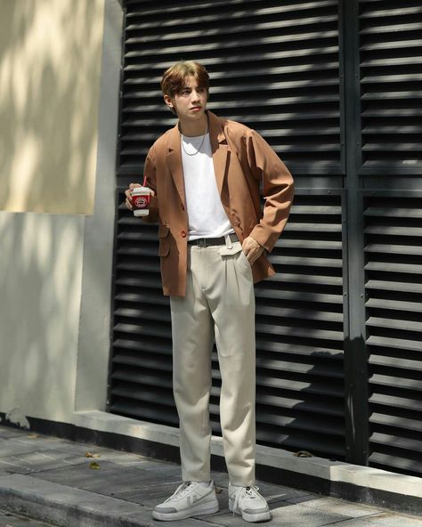 Men Earth Tone Outfit, Earth Tone Outfits Men, Outfit Earth Tones, Earth Tone Outfits, Outfit Cowok, Anniversary Outfit, Shirt Outfit Men, Brown Shirt, Streetwear Men