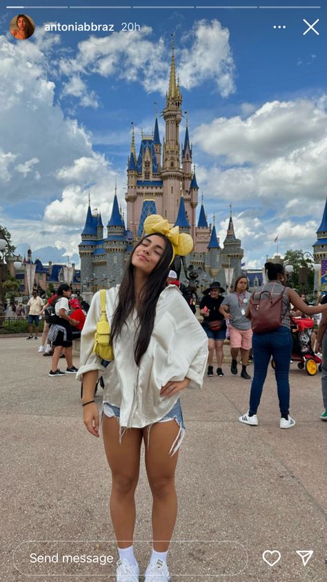 Cute Park Outfit, Six Flags Outfit Ideas, October Disney Outfits, Disney Outfits Women Park, Theme Park Outfit Summer, Six Flags Outfit, Theme Park Outfit Ideas, Disneyland Aesthetic Outfit, Cute Disney Fits