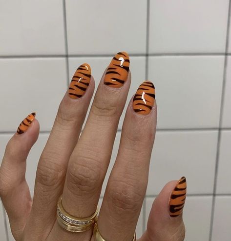 Tiger Nails, Nail Design Glitter, Handpoke Tattoo, Striped Nails, Cat Kuku, Funky Nails, Fire Nails, Minimalist Nails, Dream Nails