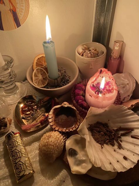 Fall Altar Pagan, Celtic Altar Ideas, Creepy Cabin Interior, Witch Alters For Small Spaces, Altar Arrangement Witchcraft, Christian Altar Ideas, Sea Ritual, Glamour Altar, Bedroom Witchcraft