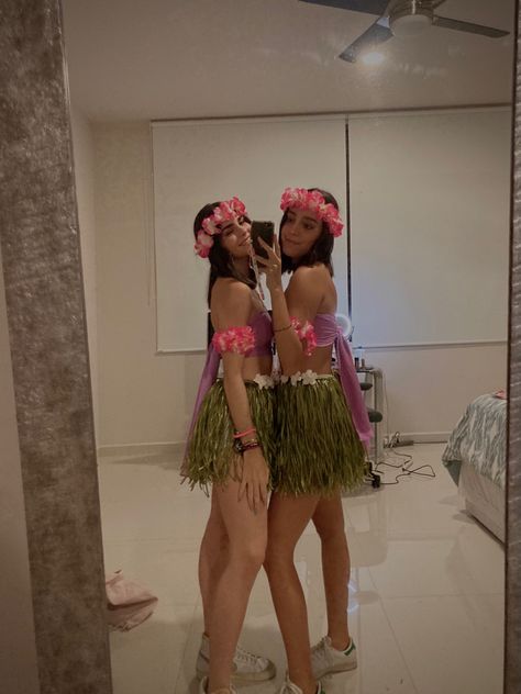 Hawian Themed Outfits, Hawaiian Girl Costume, Tiki Party Outfit, Hula Girl Costume, Hawaii Costume, Luau Party Dress, Luau Party Outfit, Hawaiian Party Outfit, Luau Costume