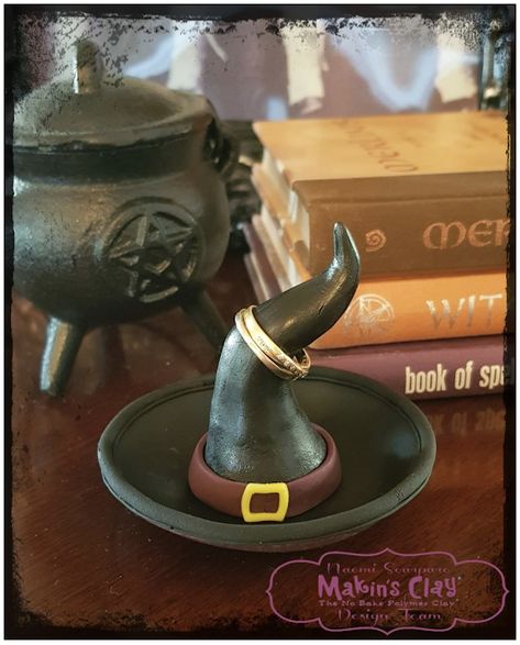 Makin's Clay® Blog: Witches Hat Ring Holder by Naomi Scarparo Air Dry Polymer Clay, Hanging Craft Ideas, Halloween Clay, Diy Air Dry Clay, Hanging Craft, Air Dry Clay Projects, Witches Hat, Clay Diy Projects, Tanah Liat