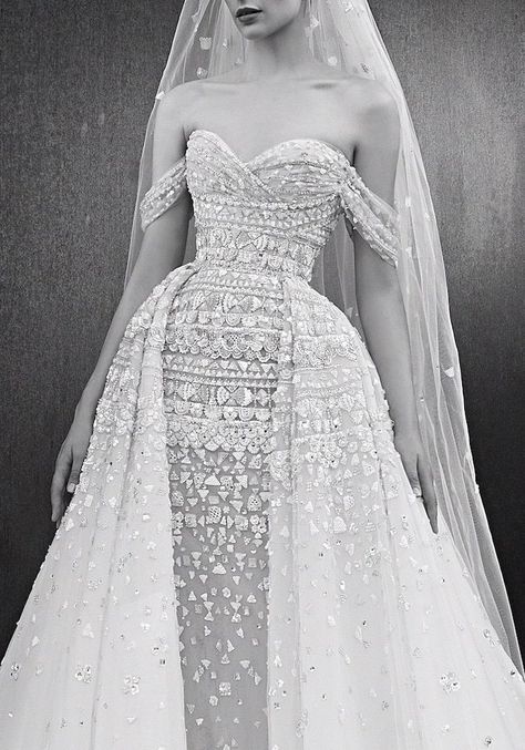 Wedding Dresses Zuhair Murad, Zuhair Murad Bridal, Bridal Dress Shop, Wedding Dress Detachable Skirt, Geometric Beadwork, Wedding Dress Crafts, Bridal Room, Dreamy Wedding Dress, Dress Couture