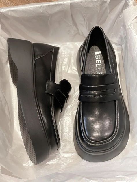 Aesthetic School Shoes, Korean Shoes Aesthetic, Korean School Shoes, Chinese Style Shoes, Asian Shoes, Korean Shoes, Shoes For School, Ootd Aesthetic, Aesthetic Korean