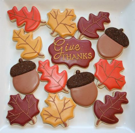 Fall Trendy Desserts, Thanksgiving Cookies Decorated, Desserts Fall, Fall Decorated Cookies, Acorn Cookies, Fall November, Turkey Cookies, Royal Iced Cookies, Halloween Sugar Cookies