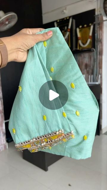 Handcrafted Sarees by Shobana Nithin on Instagram: "Comment “Link” to get Direct Link 🔗 of the Product.

Pure Organza printed saree with original mirror detailed border and silk handmade Blouse ..!! 

AVAIL 10% off on your FIRST PURCHASE 
Code details at the end of Reel.

www.threadslabel.com
Whatsapp 9380266067

#reelsinstagram #reels #saree #sareelove #sareefashion #hyderabad #chennai #bangalore #sareestyle #designersarees #sareesusa #sareesuk #sareestyling101 #sales #samyakk #trending #celebrity #celebritystyle #celebritysareesonline #sarees #organzasaree #organza #blackblouse #velvetblouse

[ sarees , sareesUSA, Designer Sarees, Velvetblouse, red-velvet Blouse , Blouse , Designer Blouse, Designer, Wedding , Dress, Lehenga ]" Blouse Designs For Organza Sarees, Organza Blouse Designs, Organza Saree Blouse Designs, Wedding Dress Lehenga, Mirror Blouse Design, Red Velvet Blouse, Dress Lehenga, Handmade Blouse, Blouse Designer