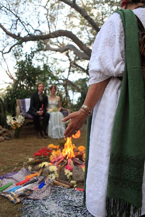 Shamanic wedding ceremony in Guatemala13 Shamanic Wedding, Green Shawl, Pagan Wedding, Ibiza Wedding, Mayan Calendar, Mayan Culture, Destination Ideas, Moments Photography, Commitment Ceremony