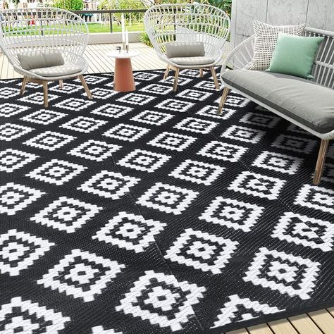 This 9'x12' reversible outdoor mat has an elegant and classic design. Made of high quality plastic straws, it's waterproof, durable and easy to clean. With a foldable and portable design, it's perfect for camping, beach trips and RV trips. Versatile and wide use for outdoor and indoor settings. Outdoor Camping Rugs, Rv Porch, Deck Rug, Rv Patio, Beach Balcony, Artificial Grass Rug, Backyard Rugs, Straw Rug, Camping Rug