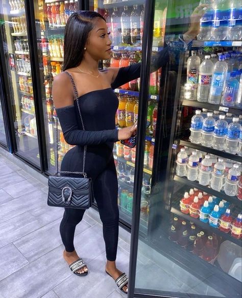 Dior Slides Outfit Black Women, Dior Slides Outfit, Dior Slides, Slides Outfit, Fly Fits, Trendy Fits, Chill Fits, Cute Lazy Outfits, Swag Outfits For Girls