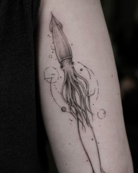 Giant Squid Tattoo, Sea Monster Tattoo, Squid Tattoo Design, Humboldt Squid, Scott Tattoo, Colossal Squid, Deep Sea Animals, Squid Tattoo, Monster Tattoo