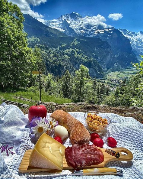 Wengen Switzerland, Breakfast With A View, Camp Tent, Logo Mockup, Videos Design, Tent Camping, Coffee Travel, Weight Watchers, Switzerland