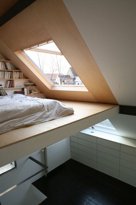 Interoir Mezzanine Bedroom, Attic Bedrooms, Attic Bedroom, Loft Apartment, Bedroom Loft, Loft Spaces, Book Shelf, Tiny Home, Tiny Homes