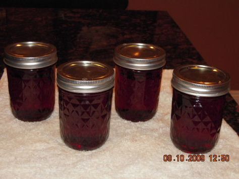 Full Recipe Wine Jelly Recipe, Beer Jelly, How To Make Wine, Wine Jelly, Blackberry Wine, Jam Recipes Homemade, Pepper Jelly, Dairy Drinks, Jam And Jelly