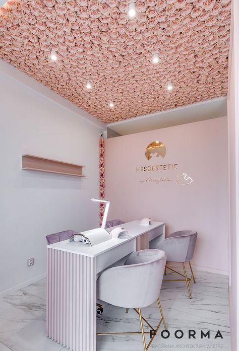 Deco Spa, Nail Salon Interior Design, Nail Salon Interior, Beauty Room Salon, Home Beauty Salon, Esthetician Room Decor, Esthetics Room, Spa Room Decor, Salon Suites Decor