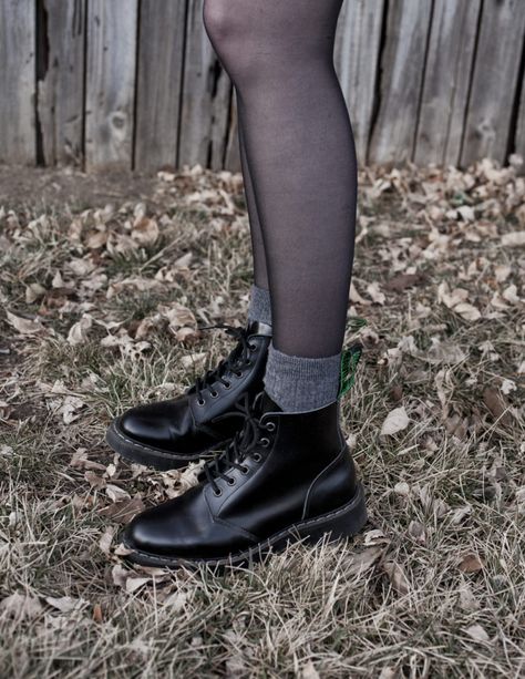 Charcoal & Sage Solovair Boots Outfit, Solovair Boots, Dr Martens Outfit, Happy March, Winter Mode, Classy Aesthetic, Lovely Legs, England Fashion, March 1st