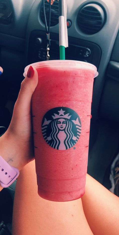 blended strawberry açaí with lemonade No Bake Cheesecake Desserts, Starbucks Wallpapers, Decorated Cookies Wedding, Cheesecake Red Velvet, Cheesecake Raspberry, Starbucks Wallpaper, Secret Starbucks Recipes, Iced Starbucks Drinks, Secret Starbucks Drinks