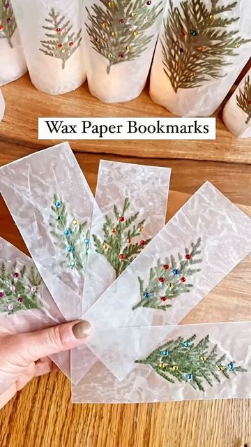 Wax Paper Crafts, Christmas Diy Kids, Recycled Paper Crafts, Christmas Bookmarks, Bookmark Craft, Easy Paper Crafts Diy, Paper Bookmarks, Fun Crafts To Do, Kindergarten Crafts