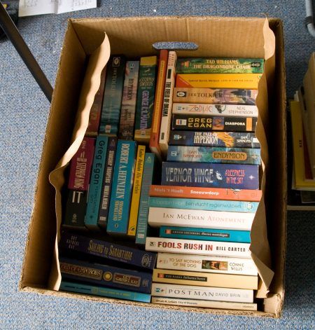 Use small boxes for heavy items Organisation, Moving House Aesthetic Boxes, How To Pack An Apartment, Unpacking After Moving Aesthetic, Moving From Home, Packing Books For Moving, Packing Aesthetic Moving, Packing Moving Out Aesthetic, Moving Boxes Aesthetic