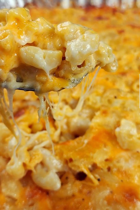 Baked Mac and Cheese Recipe Southern Chicken Stew Recipe, Mac And Cheese Recipe Soul Food, Cooking Soul Food, Soul Food Recipes, Corndog Recipe, Baked Mac And Cheese Recipe, Great Dinner Recipes, Best Macaroni And Cheese, Favorite Recipes Chicken