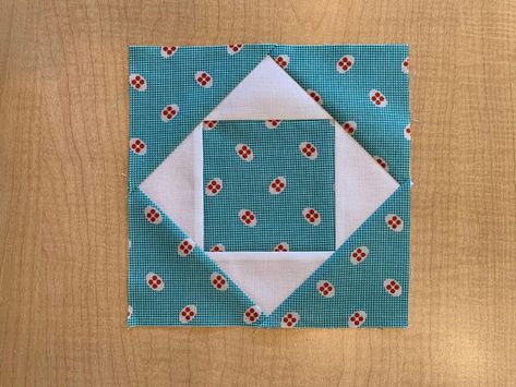 Easy Economy Block Tutorial Accuquilt Blocks, Summer Table Runners, Economy Block Quilt, Economy Quilt, Economy Block, Cathedral Window Quilt, Economy Design, Window Quilt, Cathedral Window Quilts