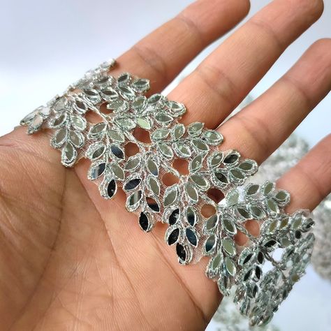 Mirror Lace, Dupatta Lace, Silver Antique Mirror, Indian Dupatta, Diy Belts, Lace Diy, Sewing Lace, Plain Outfits, Silver Lace