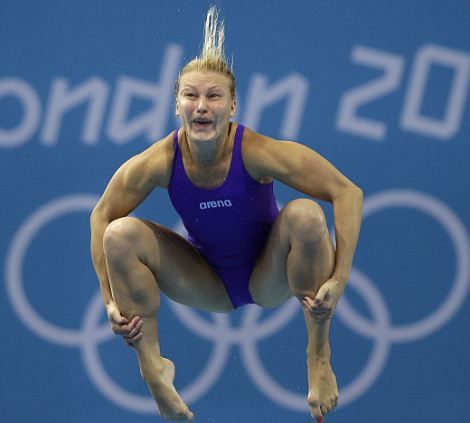 Olympic Divers, Aquatics Center, Diving Springboard, 2012 Summer Olympics, Hilarious Pictures, Synchronized Swimming, Sleepwear Fashion, Olympic Gymnastics, Artistic Gymnastics