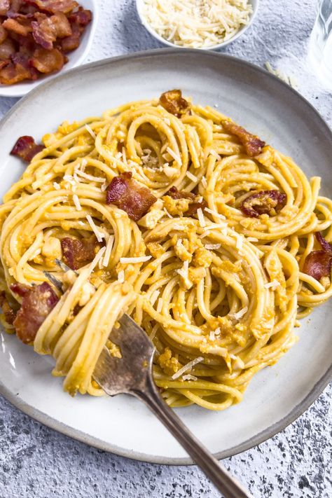 Salted Egg Pasta, Fusion Pasta, Parmesan Pasta Sauce, Egg Pasta Recipe, Pasta With Bacon, Salted Egg Yolk, Creamy Eggs, Pantry Ingredients, Egg Pasta