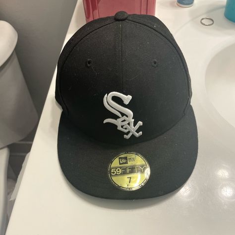 White Sox Fitted Hat. Nwt, Sz 7 (55.8cm). Never Worn. Given As A Gift. I Never Wore A Hat My Entire Life. Maybe A Winter Hat If It’s Cold. The “Sox” Is Embroidered With Awesome Quality And Is Sticking Out Like Possibly 1/4”. I Think The Brand Is 59fifty. It Says Authentic Next To The Mlb Symbol. Wearing A Hat, White Sock, Fitted Hat, Winter Hat, Fitted Hats, Mlb, Winter Hats, Socks, Black And White