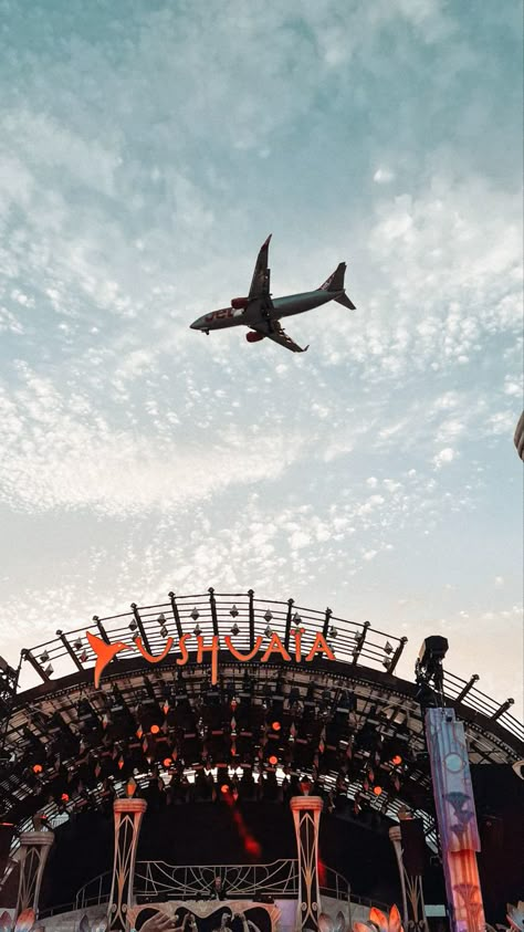 Airplane flying over at Ushuaia Ibiza Tomorrowland dimitri Vegas and like mike Ibiza Aesthetic Wallpaper, Ibiza Vision Board, Ibiza Wallpaper, Ibiza Ushuaia, Hi Ibiza, Ibiza Aesthetic, Travel Ibiza, Took A Pill In Ibiza, Ushuaia Ibiza