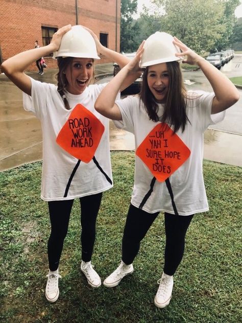 VSCO - crazyteensss Meme Costume, Spirit Week Outfits, Friend Costumes, Cute Group Halloween Costumes, Dress Up Days, Homecoming Week, Best Friend Halloween Costumes, Bff Halloween Costumes, Duo Costumes