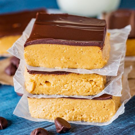 Peanut Butter Squares Cafeteria, Cafeteria Peanut Butter Squares, Lunch Room Peanut Butter Bars, Peanut Butter Taffy, Mid Day Squares Copycat Recipe, Peanut Butter Bars With Graham Crackers, Hollywood Squares Recipe, Reese’s Peanut Butter Bars, School Peanut Butter Bars