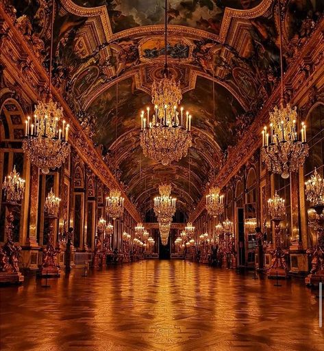 Castle Ballroom, Small Bedroom Look Bigger, Ballroom Aesthetic, Castle Background, Tiny Room, Palace Interior, Chateau Versailles, Castle Aesthetic, Royal Aesthetic