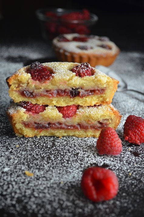 Raspberry Frangipane Tart, Mini Frangipane Tarts, Mini Raspberry Almond Tarts, Frangipan Tarts, Frangipane Tartlets, Individual Tarts, Tart Video, Coconut Tart Recipe, Raspberry Tart Recipe